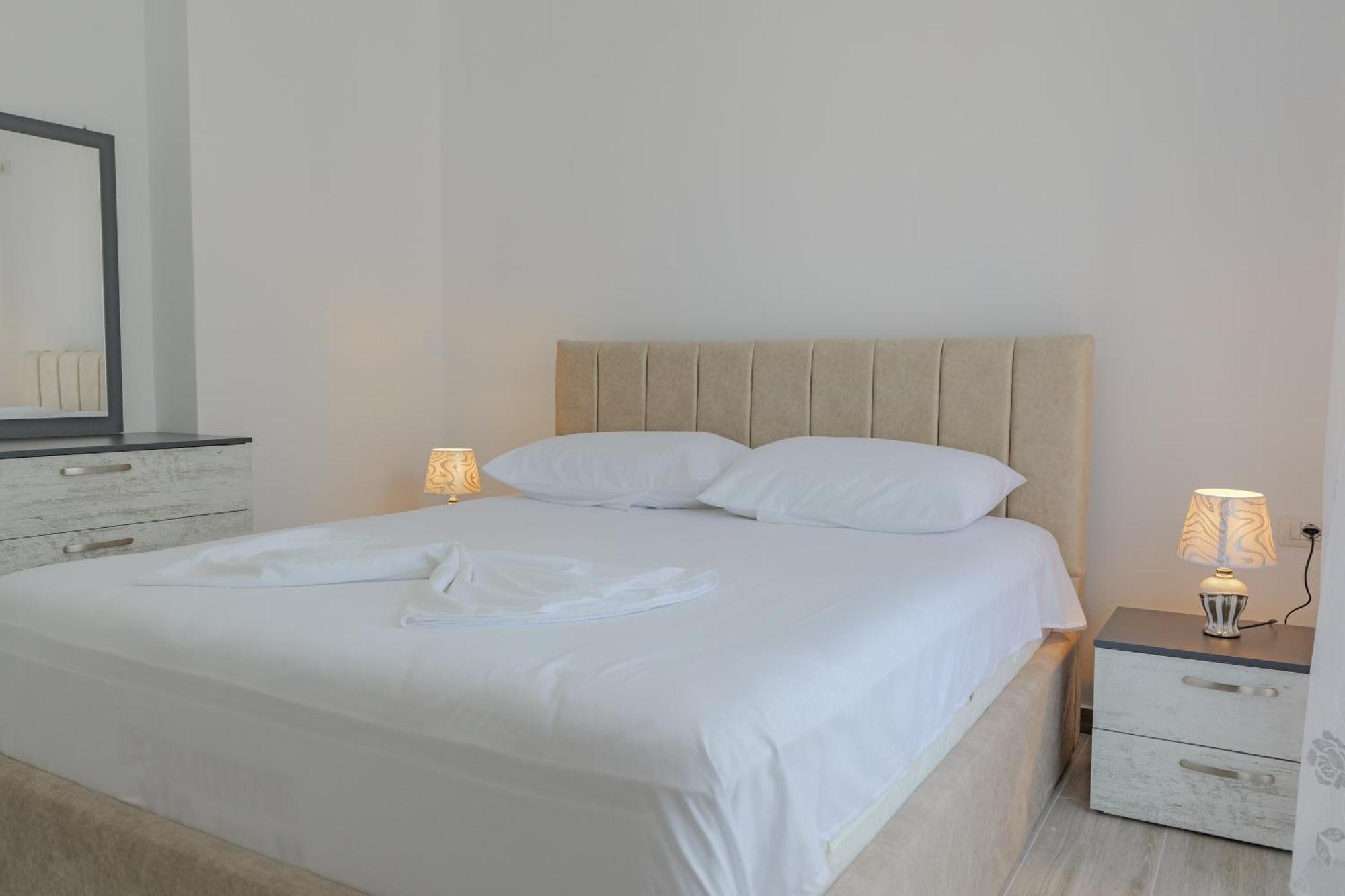 Aldisen Apartment Sarande Exterior photo