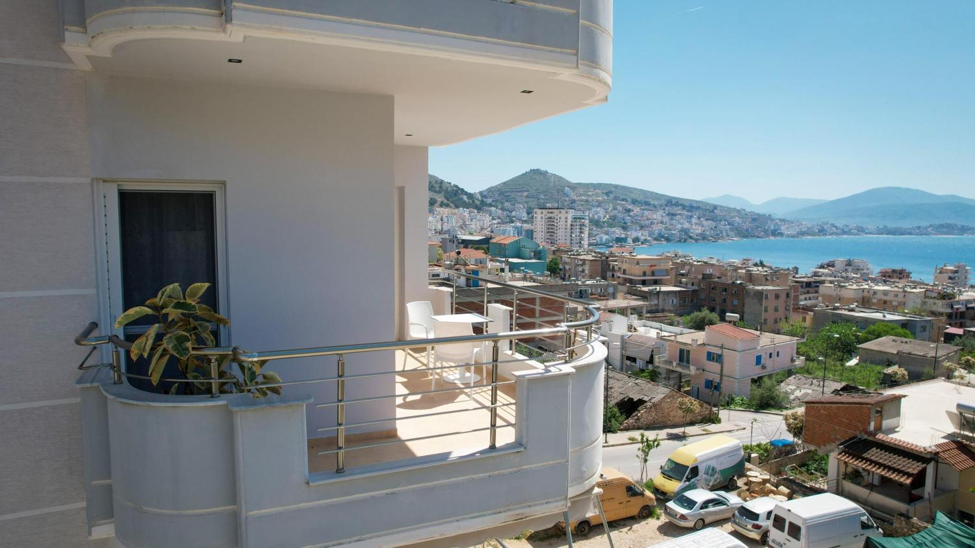 Aldisen Apartment Sarande Exterior photo