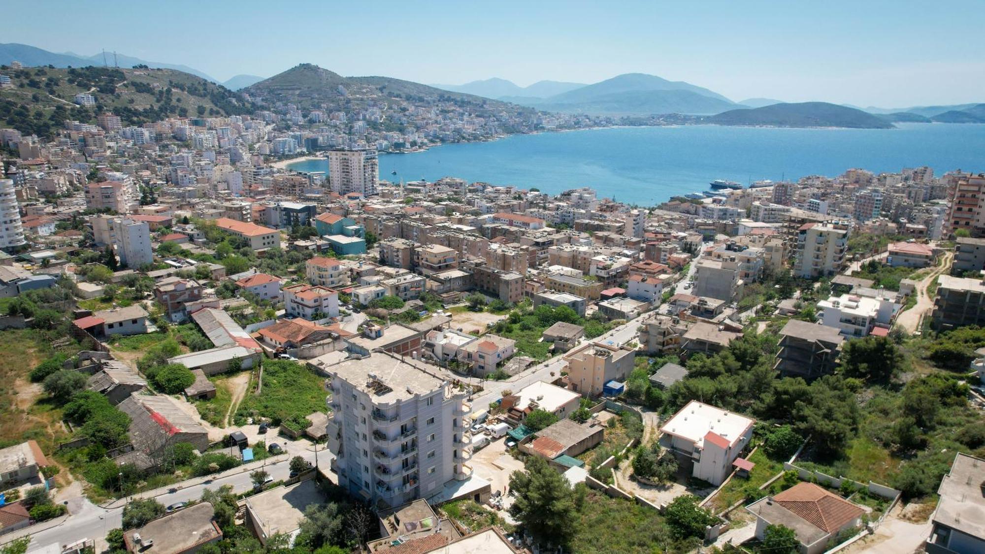 Aldisen Apartment Sarande Exterior photo