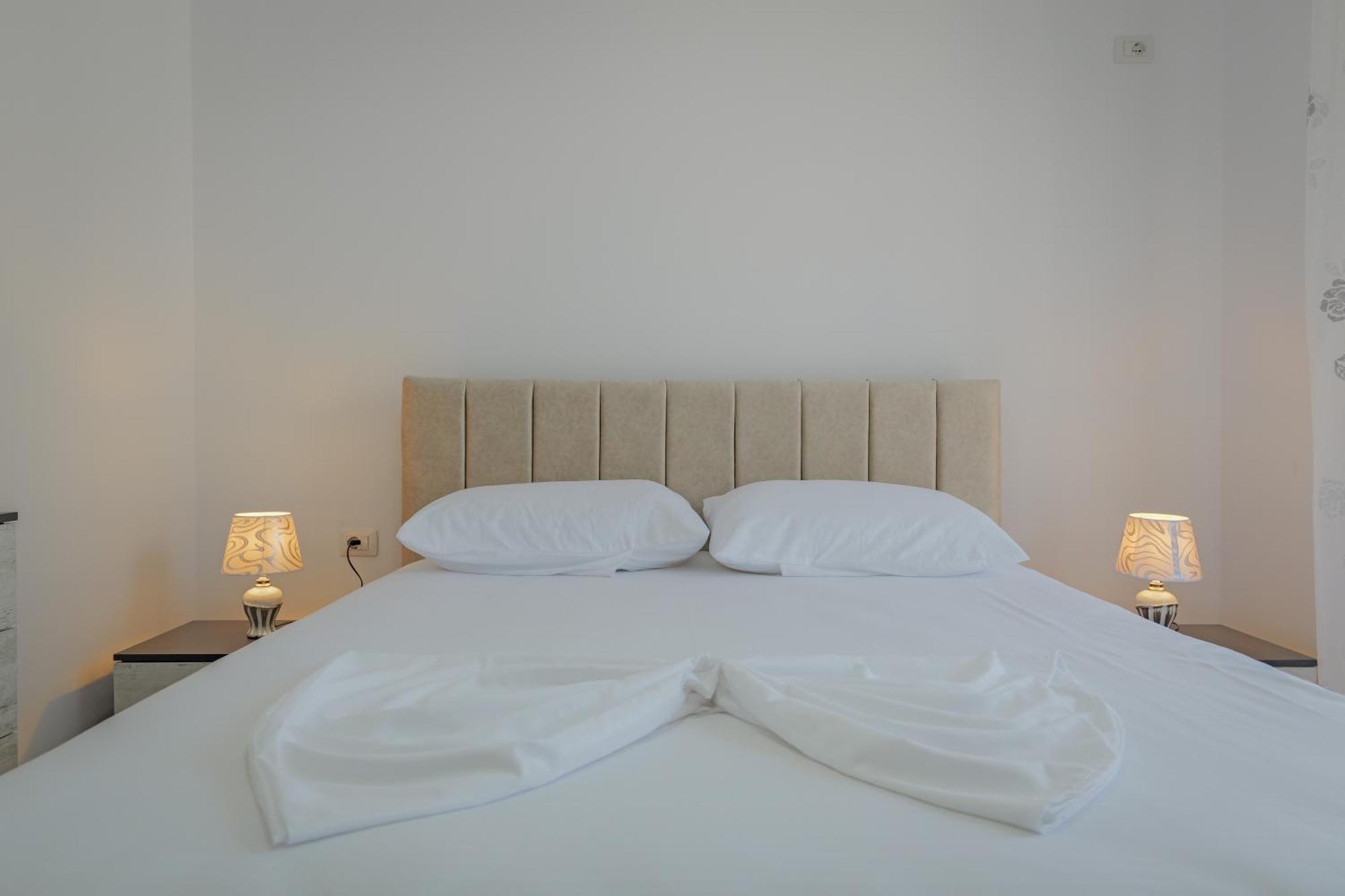 Aldisen Apartment Sarande Exterior photo