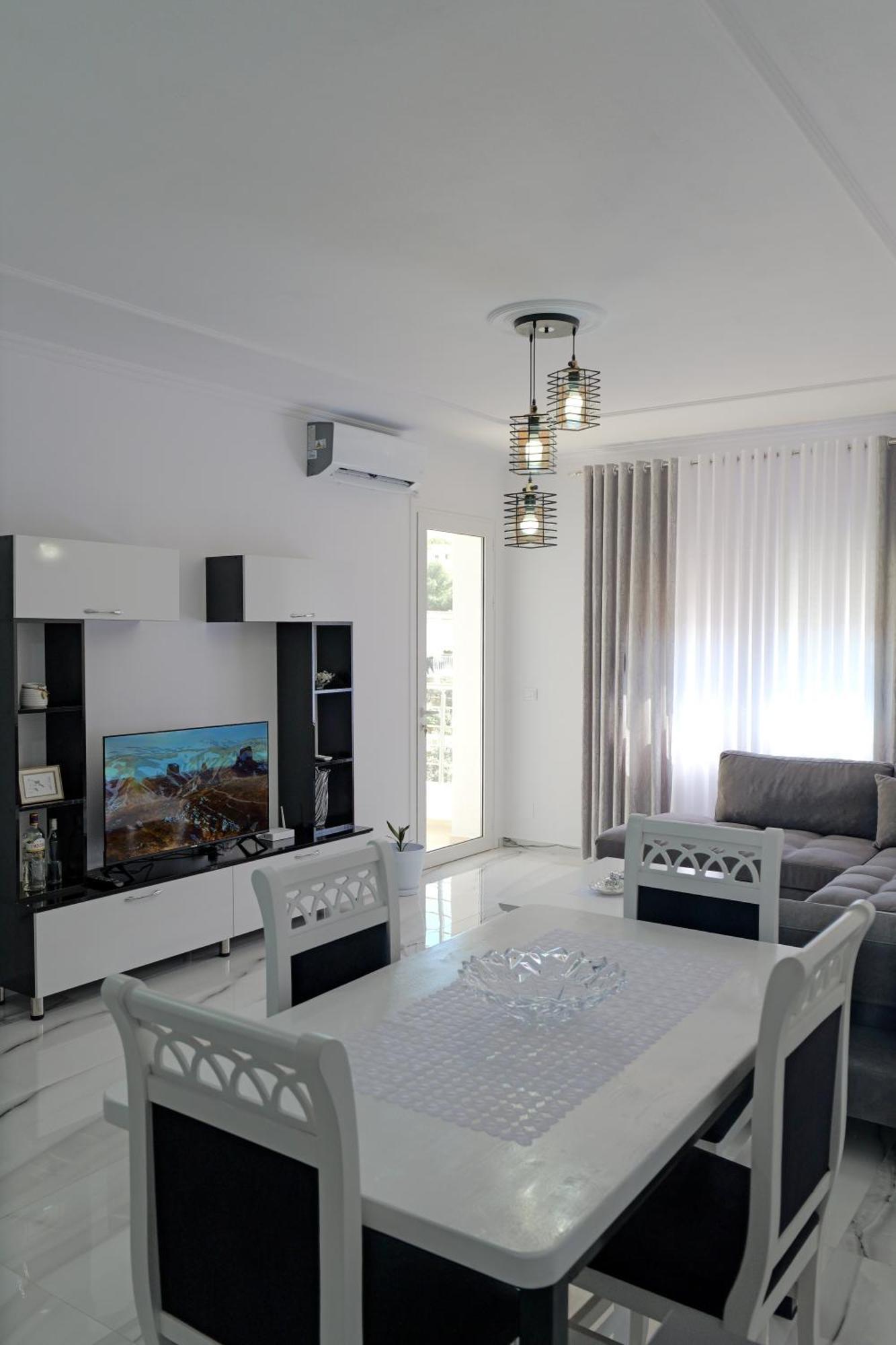 Aldisen Apartment Sarande Exterior photo